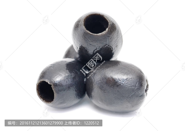 一些黑紋橄欖果近白色背景