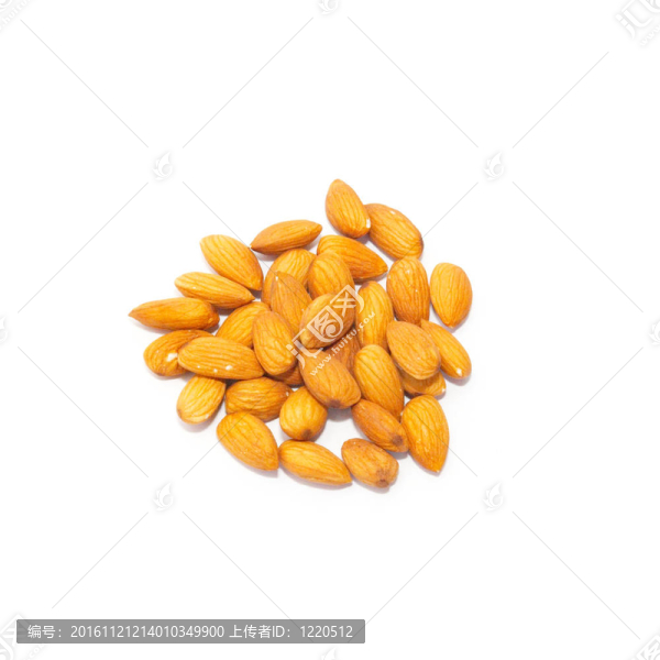 白色的杏仁堆。