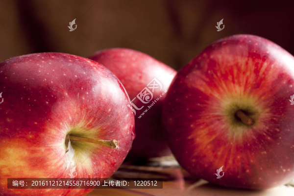 三個紅蘋果