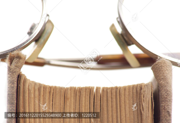 一本舊書的書頁