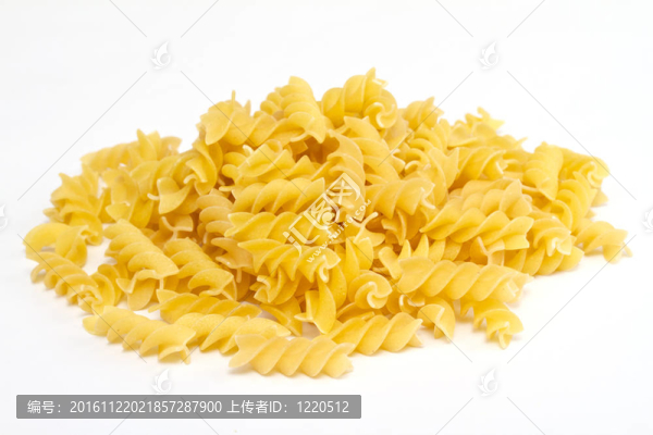 白色背景意大利意大利面食的特寫