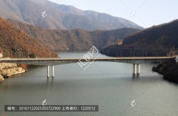 在希臘thisavros湖