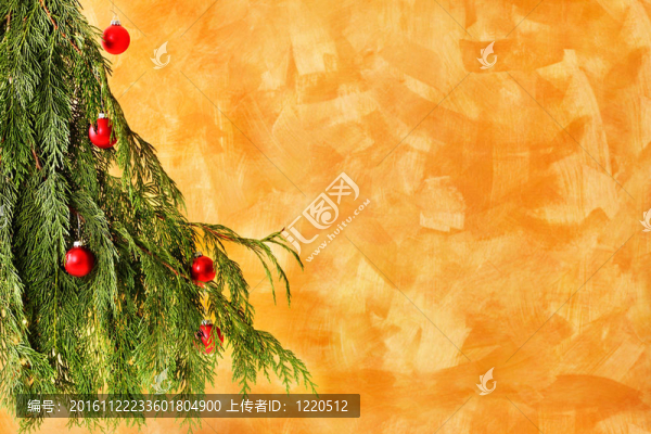 紅色裝飾圣誕樹