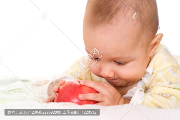 寶貝和一個蘋果