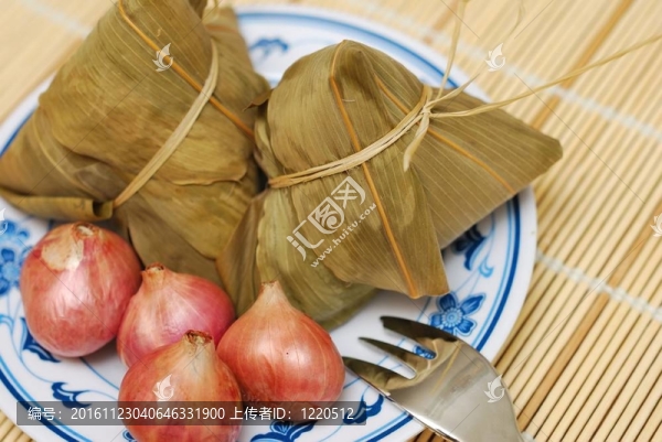 傳統(tǒng)的餃子和配料