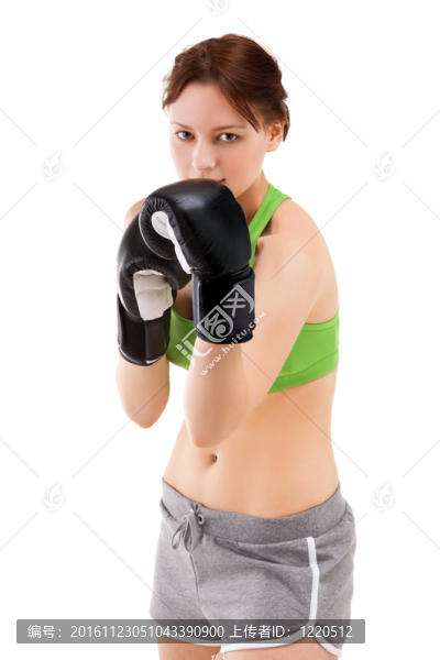 拳击手套中的年轻女子