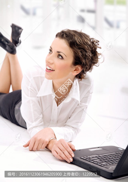 成功的女商人與筆記本