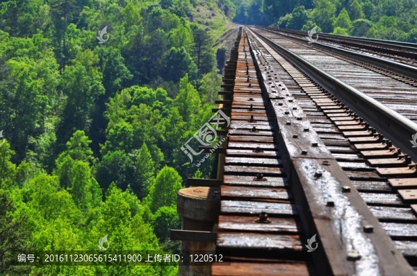 在邊上的Trestle,Falls