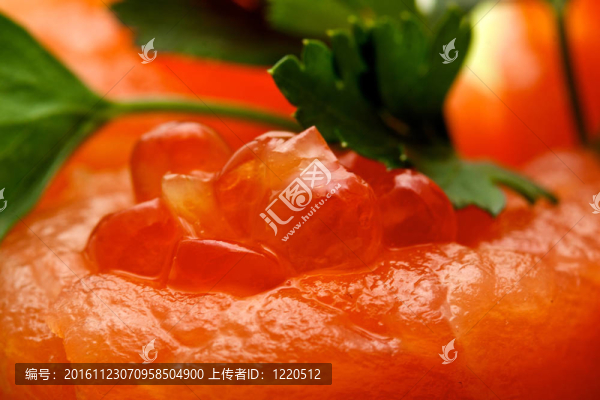 鮭魚和紅魚子醬輥
