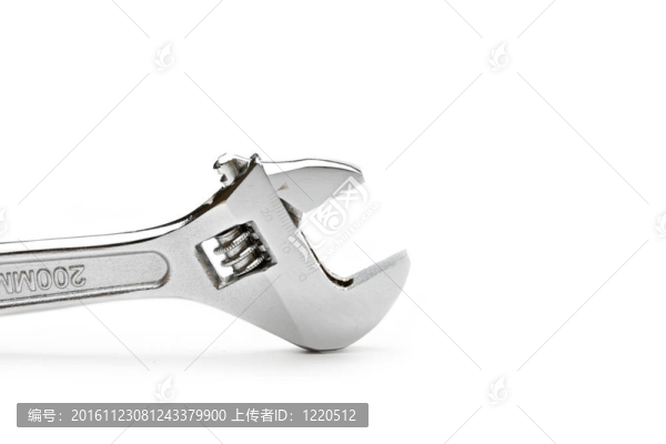 金屬扳手在白色背景
