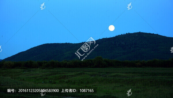大山上的月亮