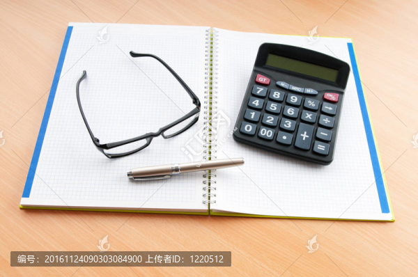 商業(yè)概念與記事本和計算器