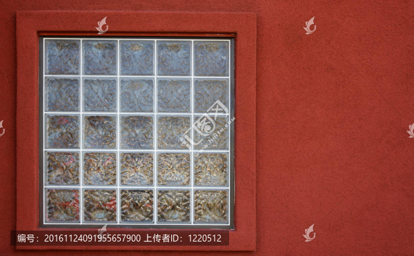 玻璃窗紅墻