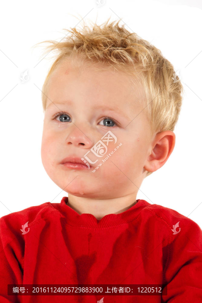 哭泣的男孩