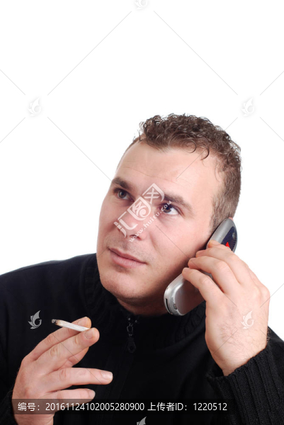 年輕人說話和抽煙