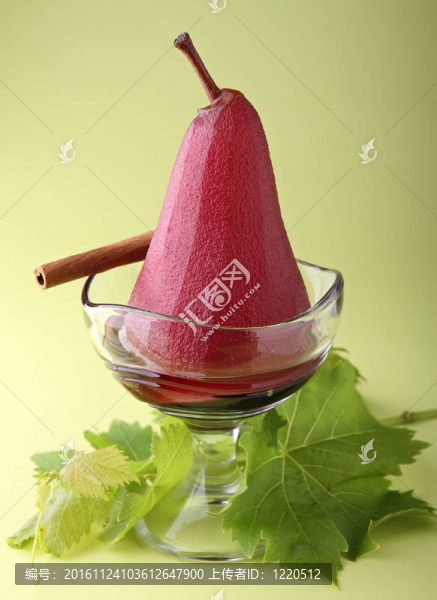 用酒煮梨
