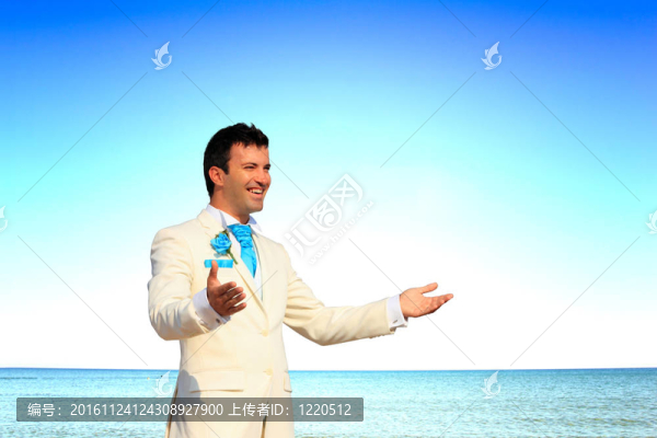 海邊的新郎
