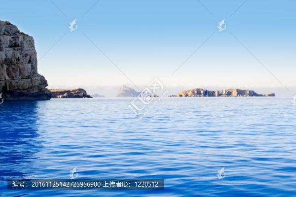 伊比薩西班牙島從船上觀