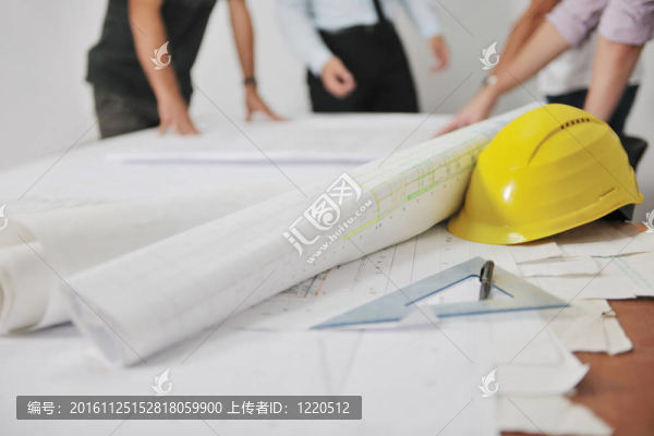 建筑工地上的建筑師團隊