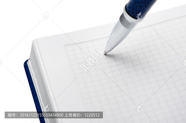 筆記本上的筆