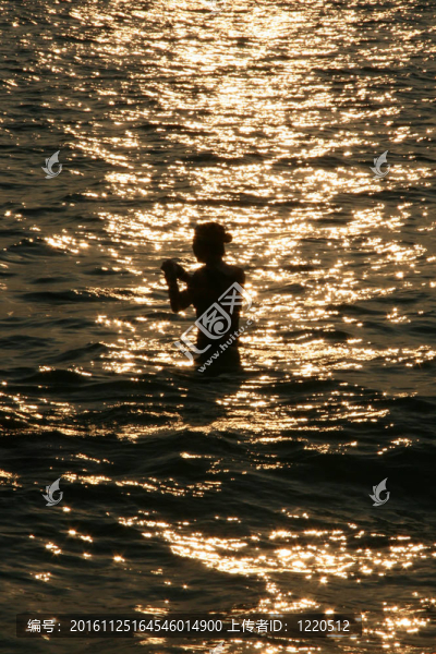 捕魚(yú)人在海西哈努克；柬埔寨