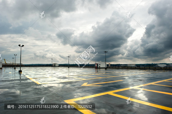 雨天停車