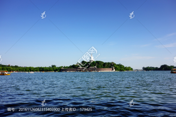北海公園瓊?cè)A島白塔游廊太液池