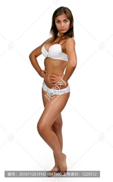 曬黑的內(nèi)衣美女