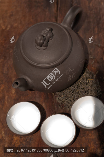 中國(guó)綠茶壺和杯子