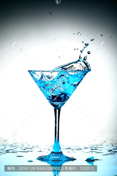 藍色雞尾酒飛濺