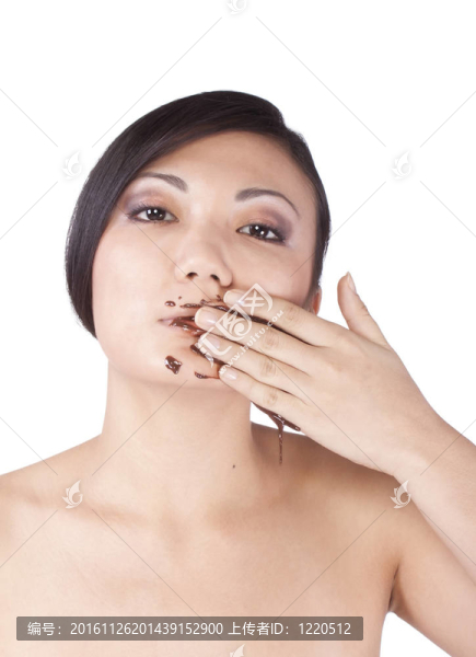 他臉上的巧克力棕色的肖像。