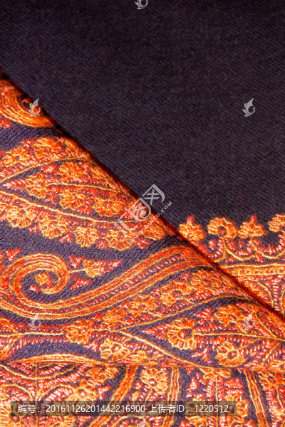 優(yōu)雅的披肩與刺繡