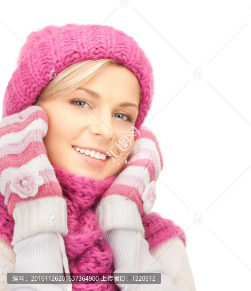 美麗的女人在冬天的帽子