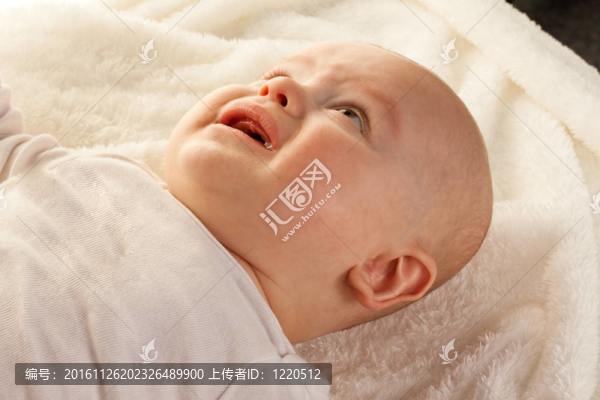 一個(gè)哭泣的臉；悲傷的嬰兒