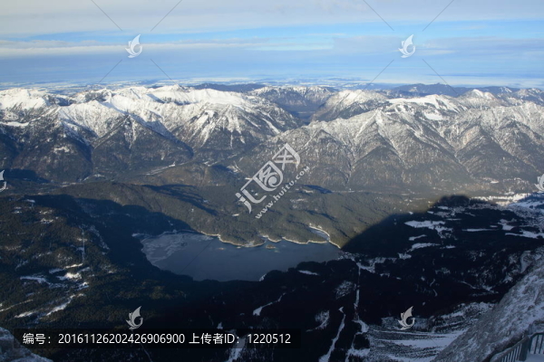 阿爾卑斯山湖景