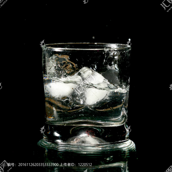 酒精濺