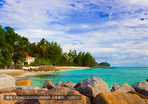 在熱帶海灘的酒店；Praslin；塞舌爾