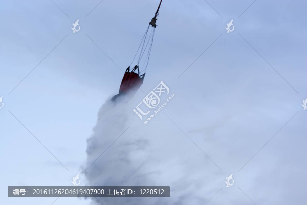 擺動班比水桶