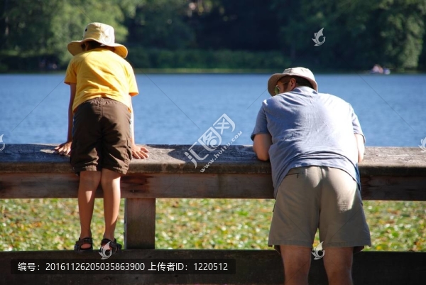 公園快樂(lè)家庭