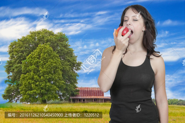 吃蘋果的女人