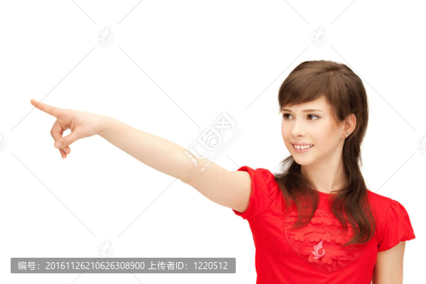 十幾歲的女孩指著她的手指