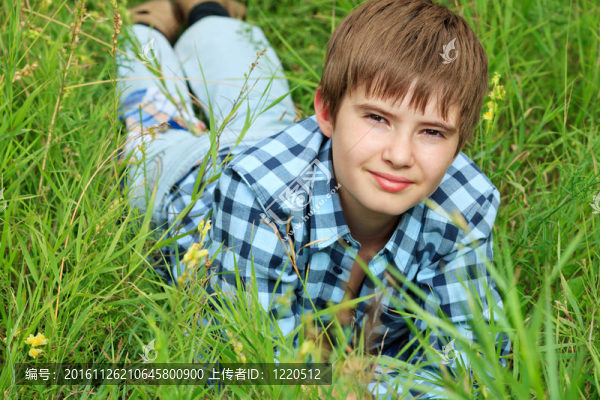十幾歲的男孩