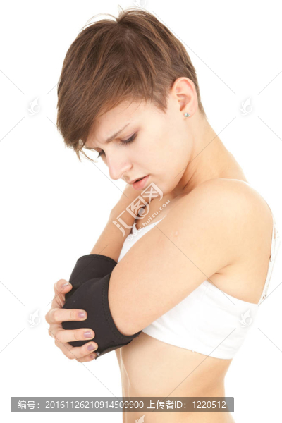 年輕婦女在醫(yī)用繃帶；手肘支持
