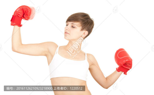 獲獎(jiǎng)女子與紅色拳擊手套