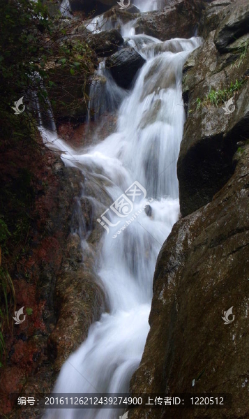 有山有水