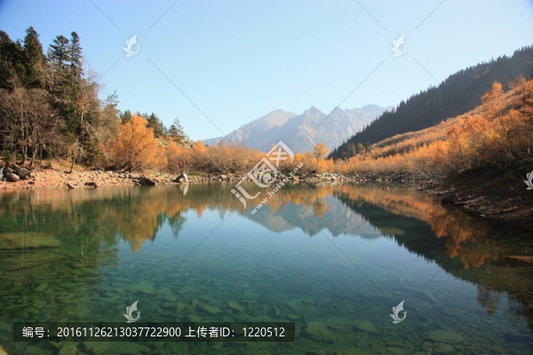 湖badukskoe。高加索