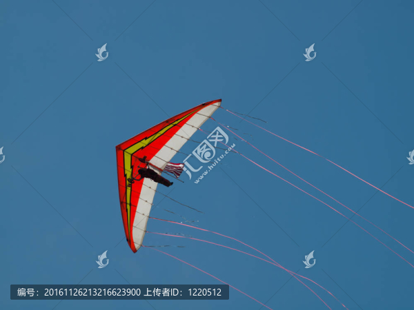 懸掛式滑翔機(jī)