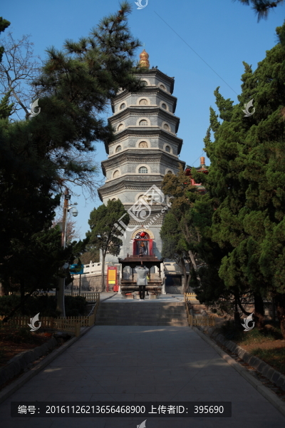 青島湛山寺塔