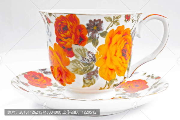 經(jīng)典的紅色和橙色的茶杯