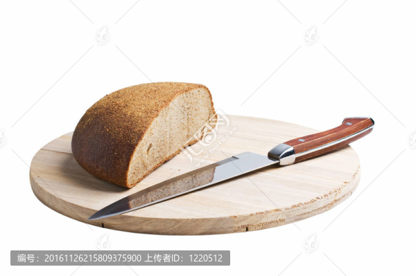 切面包和在船上的刀